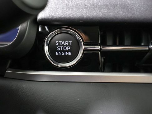 New 2025 Mitsubishi Outlander SE image 43