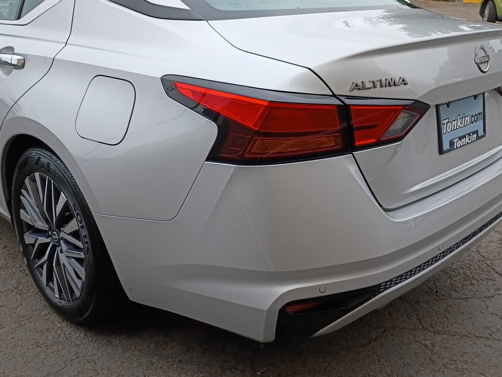 Used 2025 Nissan Altima 2.5 SV FWD image 6