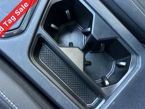 Certified 2024 Volkswagen Tiguan SE R-Line image 31