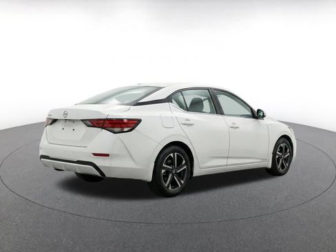 Used 2025 Nissan Sentra SV FWD image 9