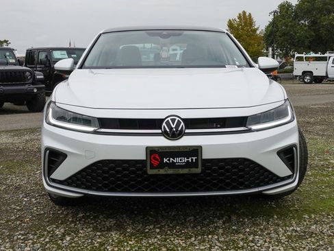 New 2026 Volkswagen Jetta SE image 4