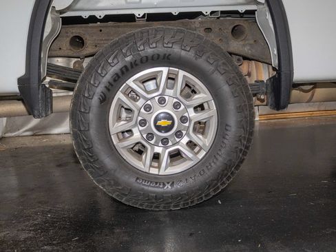 Used 2020 Chevrolet Silverado 2500 LT AWD/4WD image 10