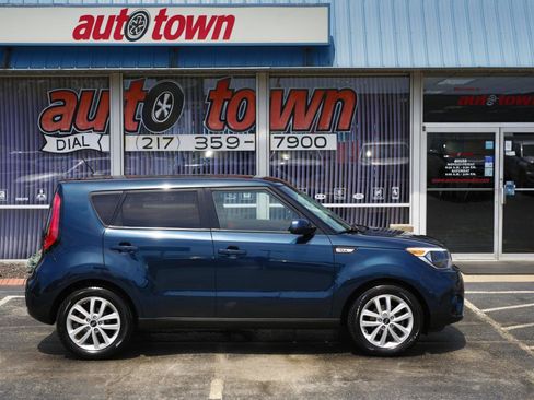 Used 2019 Kia Soul + FWD image 9