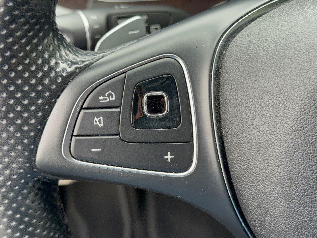 Used 2018 Mercedes-Benz E 400 4MATIC Wagon image 18