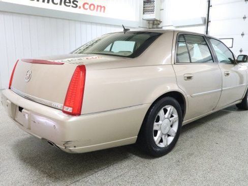 Used 2006 Cadillac DTS w/ Sun And Sound Package image 6