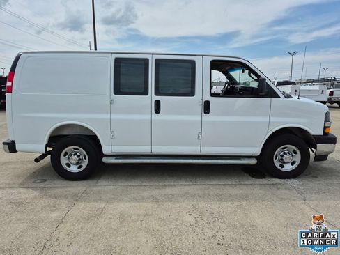 Used 2025 Chevrolet Express 2500 w/ Driver Convenience Package RWD image 8