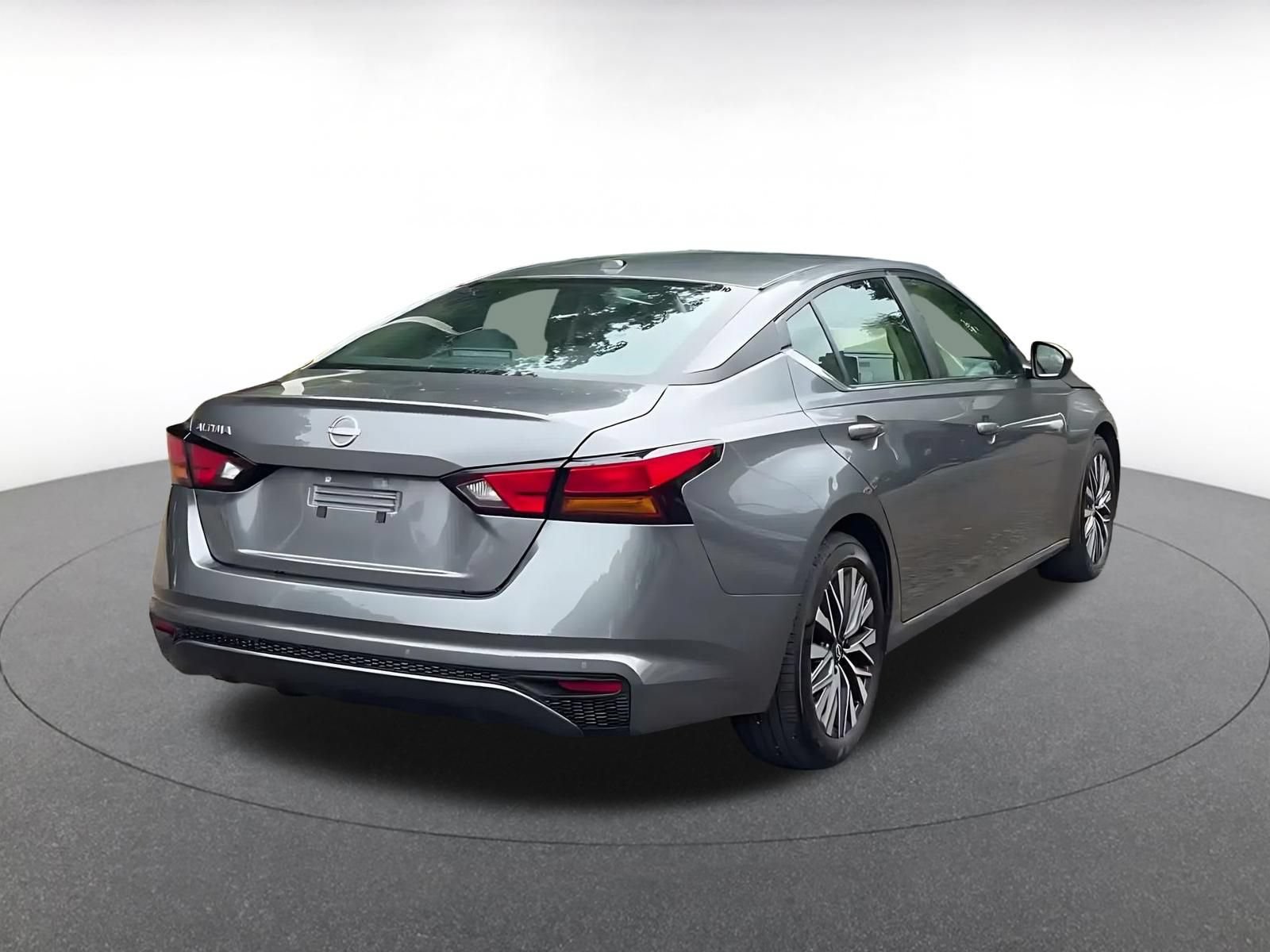 Used 2026 Nissan Altima 2.5 SV FWD image 13
