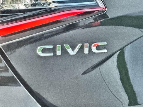 Used 2023 Honda Civic Sport image 15