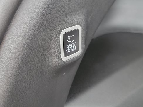 Used 2024 Jeep Wagoneer Launch Edition AWD/4WD image 21