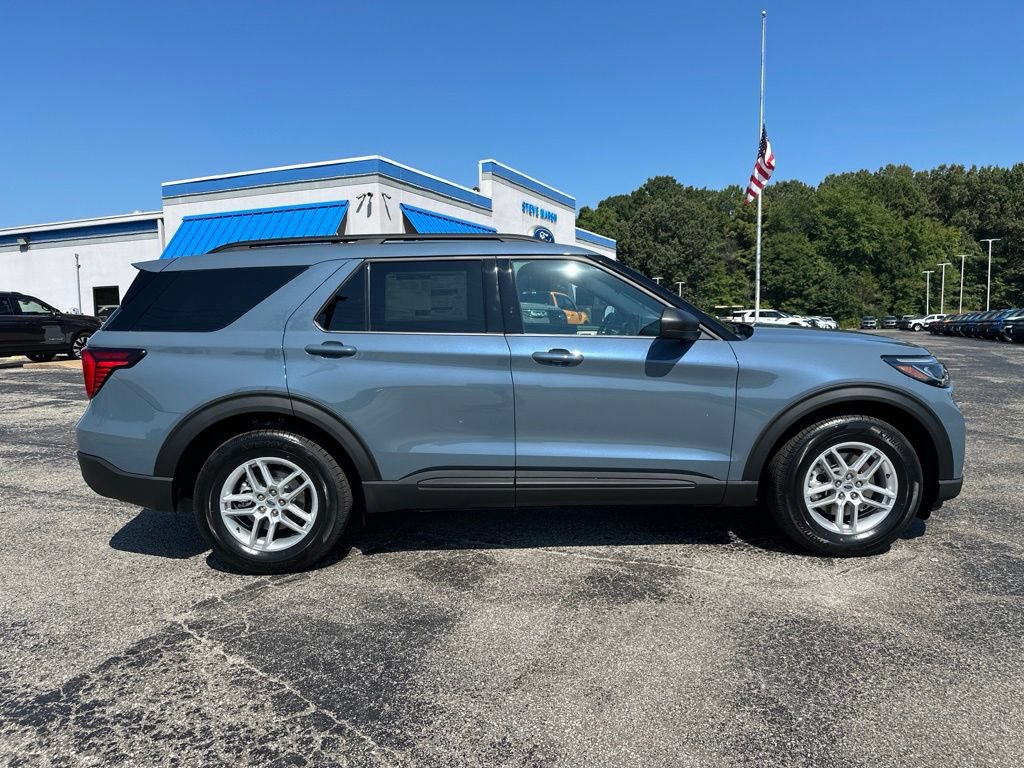 New 2027 Ford Explorer Active RWD image 2