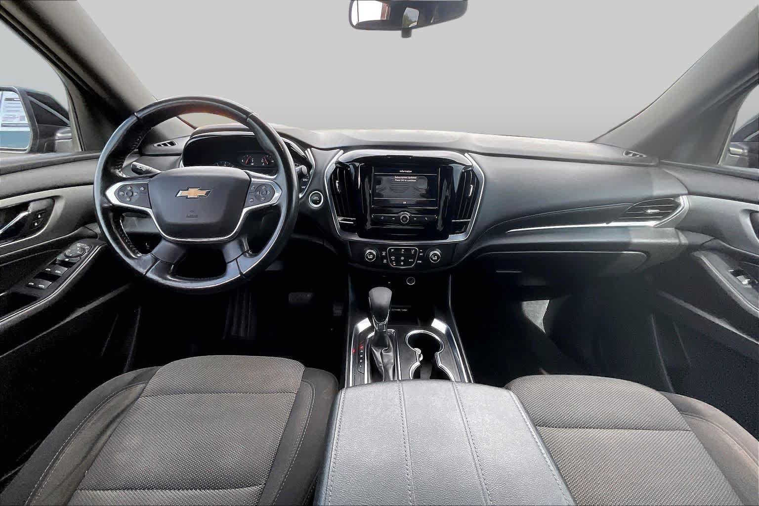 Used 2022 Chevrolet Traverse LT FWD image 14