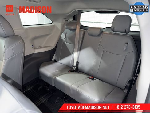 Used 2023 Toyota Sienna XLE image 17
