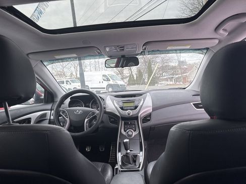 Used 2013 Hyundai Elantra SE image 25