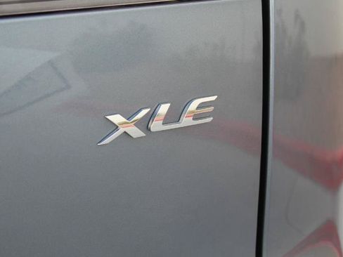 Used 2024 Toyota Corolla Cross XLE w/ Convenience Package FWD image 25