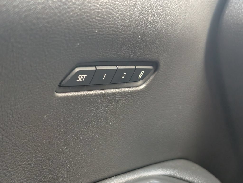 Used 2022 Cadillac XT6 Luxury FWD image 11