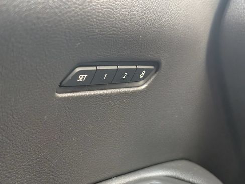 Used 2022 Cadillac XT6 Luxury FWD image 11