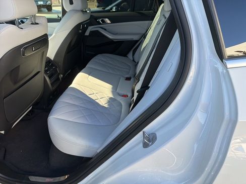 Used 2024 BMW X5 sDrive40i w/ Premium Package image 7