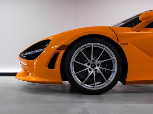 Used 2025 McLaren 750S RWD image 38