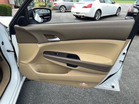 Used 2009 Honda Accord LX-P image 17