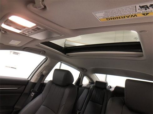 Used 2020 Honda Accord Touring image 25
