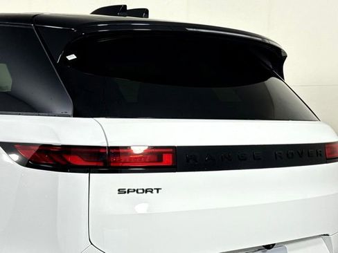 New 2026 Land Rover Range Rover Sport Dynamic SE image 17