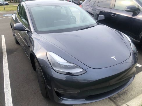 Used 2023 Tesla Model 3 Standard Range RWD image 1