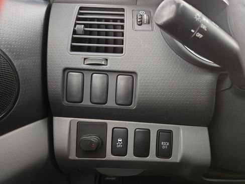 Used 2014 Toyota Tacoma 4x4 Regular Cab image 24