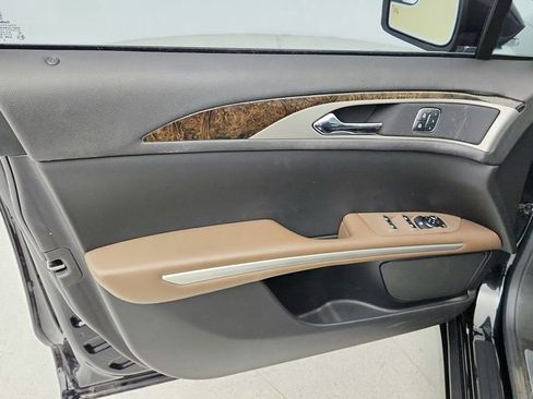 Used 2013 Lincoln MKZ image 11