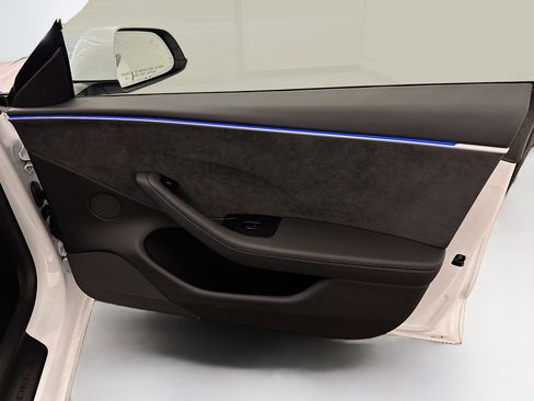 Used 2025 Tesla Model 3 Long Range image 33