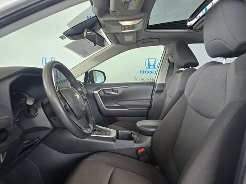 Used 2024 Toyota RAV4 XLE FWD image 7