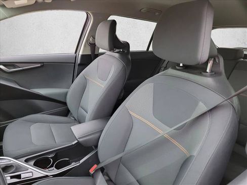 Used 2023 Kia Niro LX FWD image 13