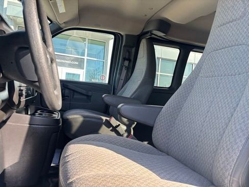 Used 2023 GMC Savana 2500 LS w/ Driver Convenience Package image 12