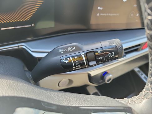 Certified 2025 Kia Sorento S w/ Panoramic Sunroof Package FWD image 29