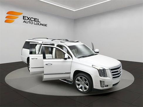 Used 2017 Cadillac Escalade ESV Premium Luxury image 57
