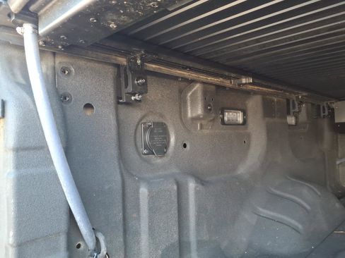 Used 2019 Nissan Titan SL w/ Midnight Edition AWD/4WD image 6