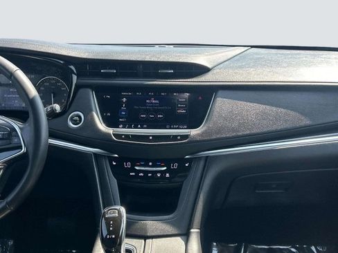 Used 2020 Cadillac XT5 Premium Luxury image 16