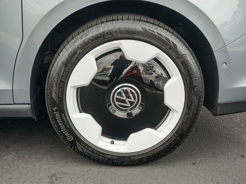 Used 2025 Volkswagen ID. Buzz Pro S RWD image 12