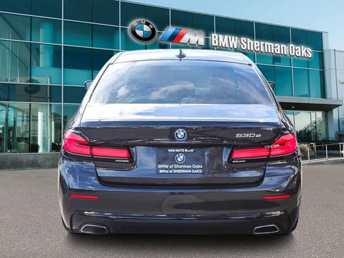 Used 2022 BMW 530e w/ Convenience Package image 5