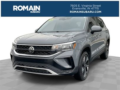 Used 2024 Volkswagen Taos SE w/ Panoramic Sunroof Package