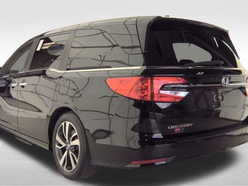 Used 2023 Honda Odyssey Touring image 12