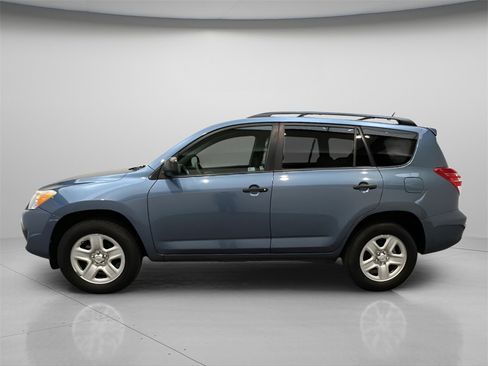 Used 2011 Toyota RAV4 4WD image 2