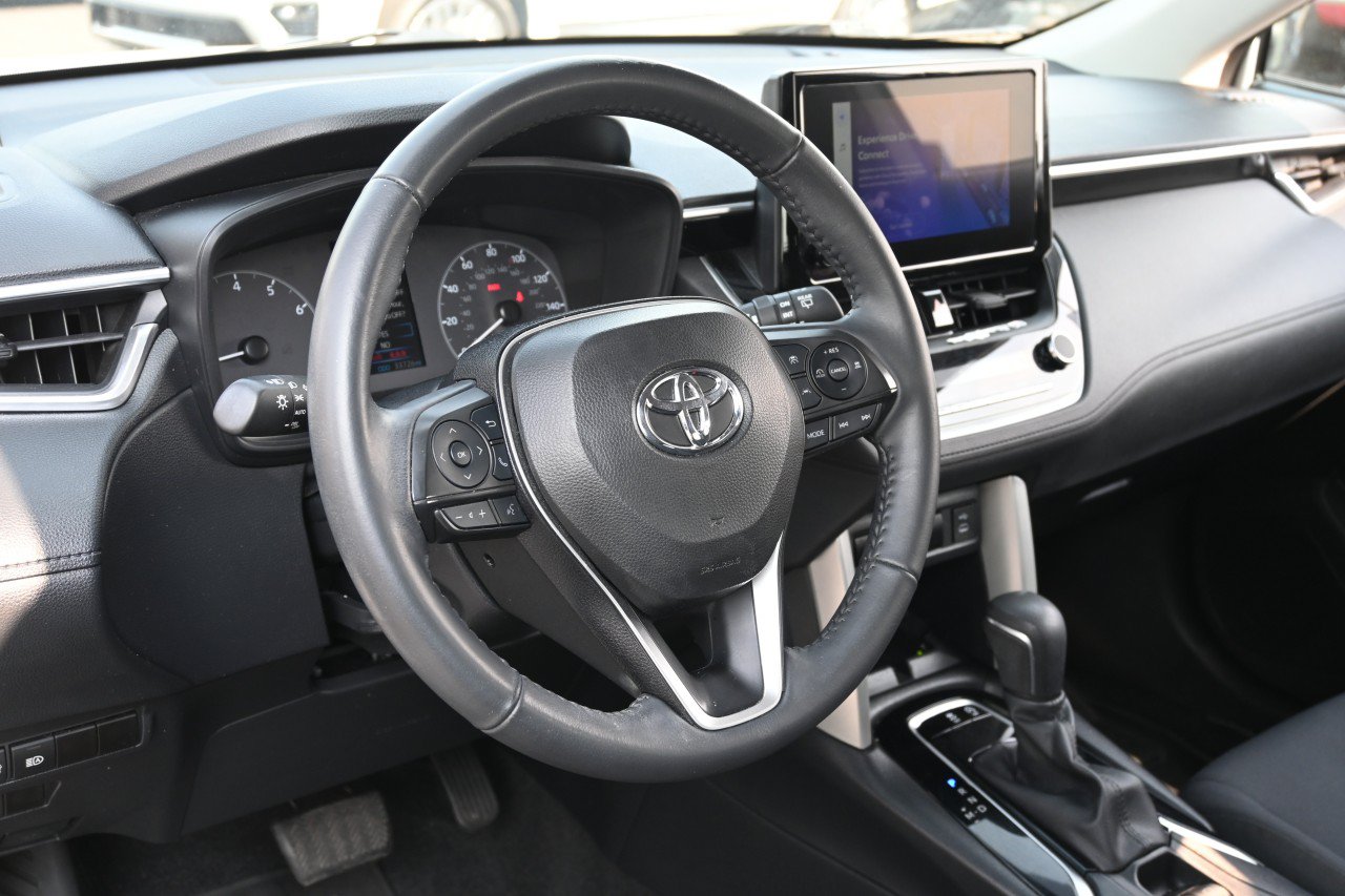 Used 2024 Toyota Corolla Cross LE AWD/4WD image 17
