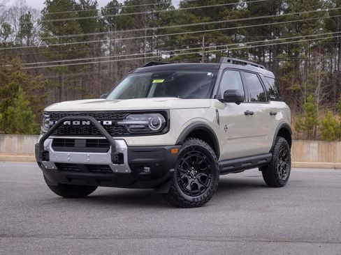Used 2025 Ford Bronco Sport Outer Banks w/ Sasquatch Outer Banks Package AWD/4WD image 1