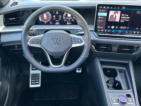 New 2026 Volkswagen Tiguan SE R-Line FWD image 12