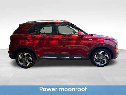 Used 2025 Hyundai Venue SEL FWD image 9