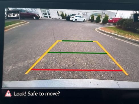 Used 2024 Volkswagen Tiguan SE image 15