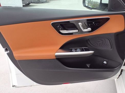 Used 2025 Mercedes-Benz C 300 4MATIC Sedan image 11