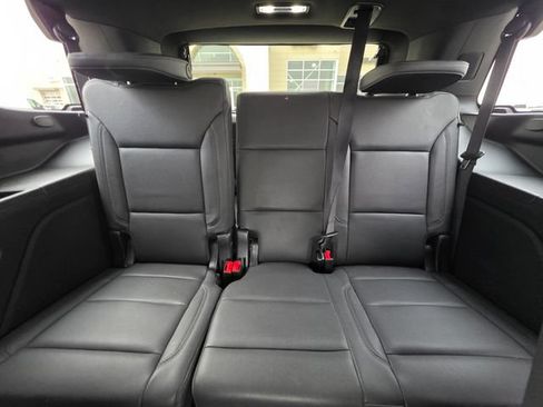 Used 2023 Chevrolet Tahoe Z71 w/ Luxury Package AWD/4WD image 17