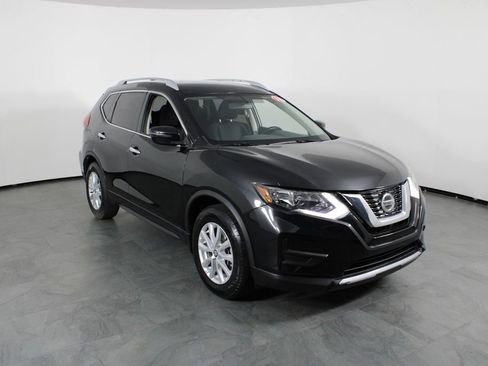 Used 2018 Nissan Rogue SV image 4