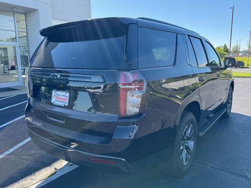 Used 2021 Chevrolet Tahoe Z71 w/ Luxury Package AWD/4WD image 3